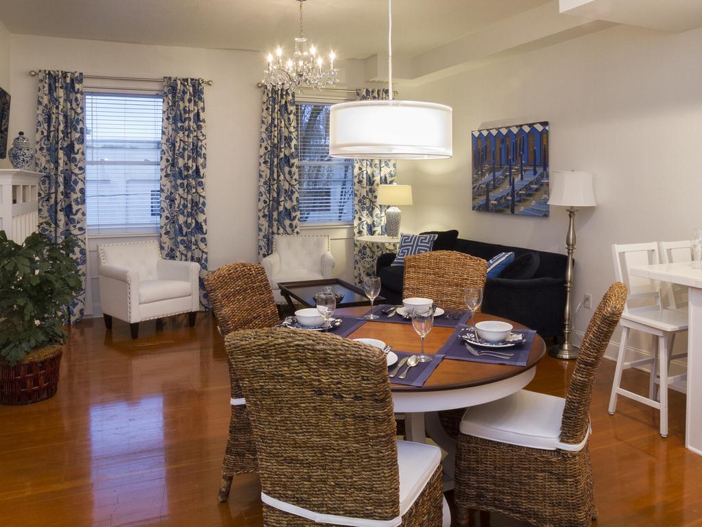 3rd Street Flats Apartment *